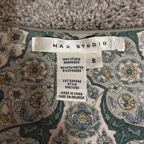 Max Studio Green Pattern Dress - Picture 6 of 6